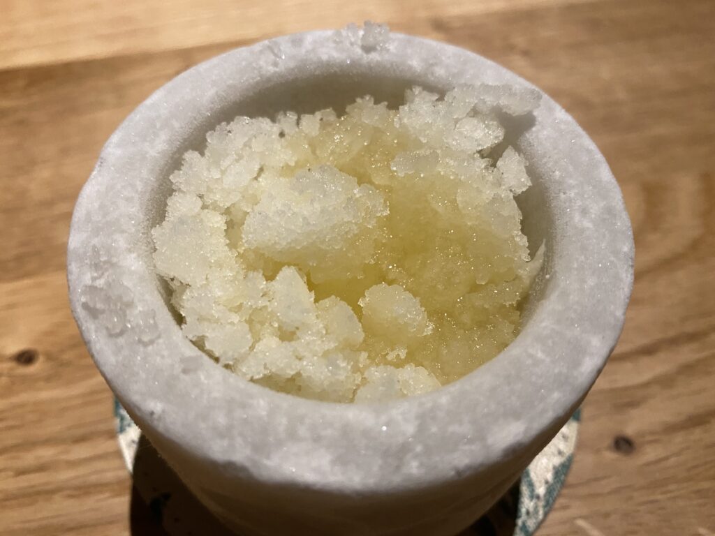 «Melon lemon»: granita di melone bianco, scorza di limone e ruta